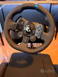 Volante e pedaliera + postazione gaming