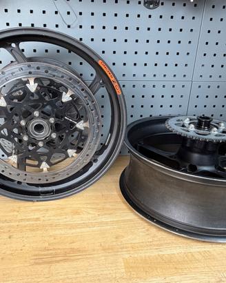 Cerchi OZ Piega R + Brembo T-drive Bmw S1000RR
