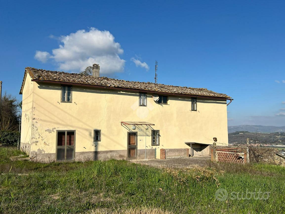 CASA DI CORTE A PERUGIA