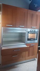 Cucina completa di elettrodomestici