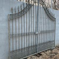 Cancello a 2 ante da 3000 mm con cancelletto