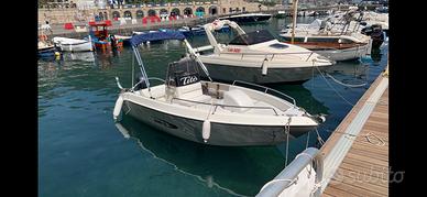 Barca mano marine 18