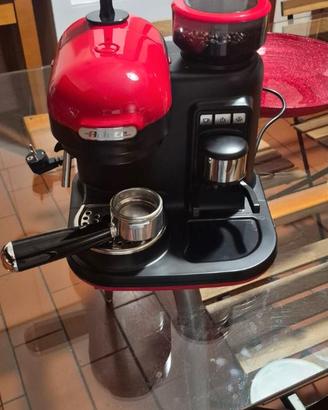 Macchina da caffè espresso con macinacaffè