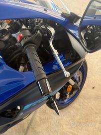 YAMAHA R7