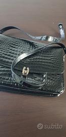 BORSA IN VERNICE NERA 