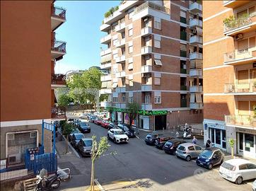 Stanza singola via diego angeli roma