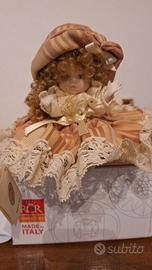 Bambola porcellana artigianato capodimonte