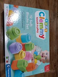 gioco mattoncini prima infanzia