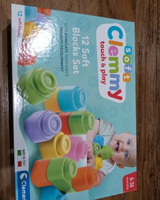 gioco mattoncini prima infanzia