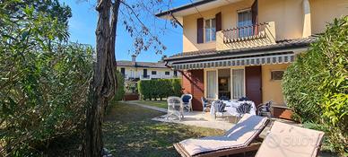 VILLETTA DI TESTA CON GIARDINO NEL VILLAGGIO LOS N