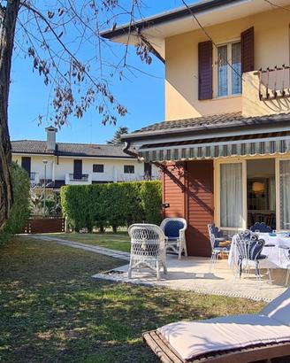 VILLETTA DI TESTA CON GIARDINO NEL VILLAGGIO LOS N