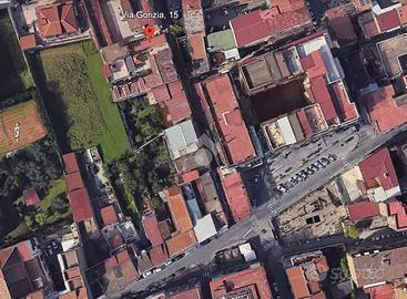 NEGOZIO A GRUMO NEVANO