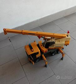 Camion Scania com gru allungabile 