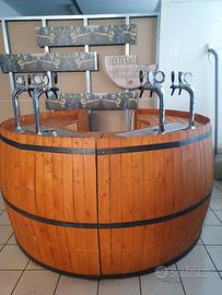 bancone birreria in legno a forma di botte