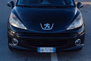 PEUGEOT 207  G . P . L . 