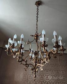 Lampadario in ottone stile classico
