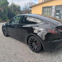 Tesla model y Performance AWD