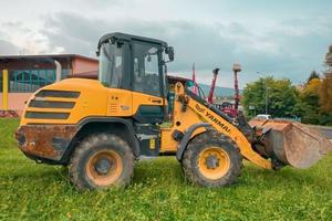 Pala gommata Yanmar V120