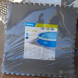 tappetini sotto piscina 