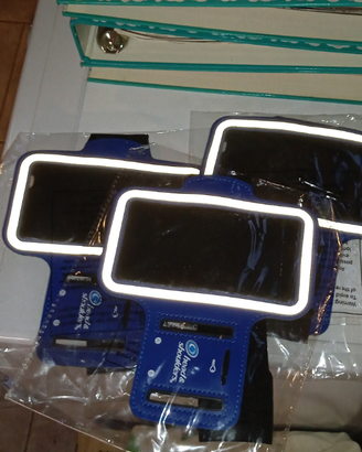 3 porta cellulari da braccio