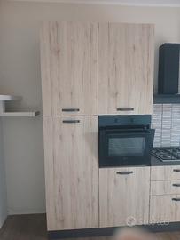 cucina completa di elettrodomestici 