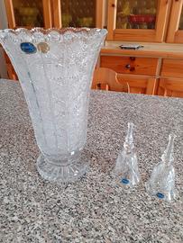 VASO E CAMPANELLE IN CRISTALLO DI BOEMIA