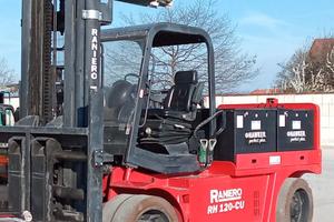 CARRELLO ELEVATORE ELETTRICO