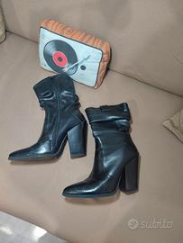 Camperos neri pitonati