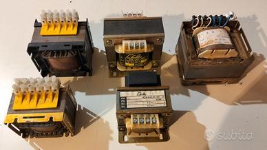 Trasformatori 220-12/0/12 e 55/0/55