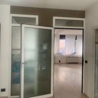 Porta da interno ed esterno con telaio fisso