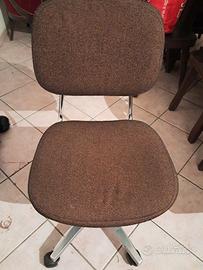 Sedia girevole color  marrone scuro
