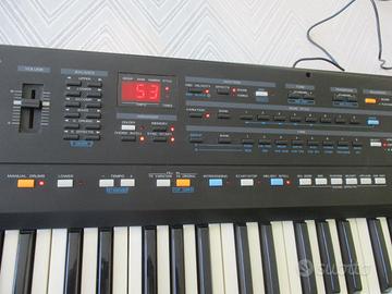 Tastiera Roland E15