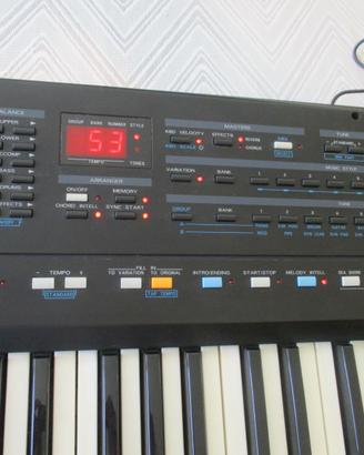 Tastiera Roland E15