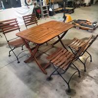 tavolo da giardino (sedie vendute)