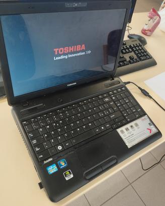 PC Notebook Toshiba processore i5 con 8Gb RAM e