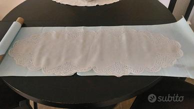 Centrino con merletto in tombolo