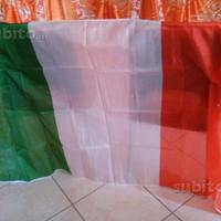 Bandiera tricolore a mantello