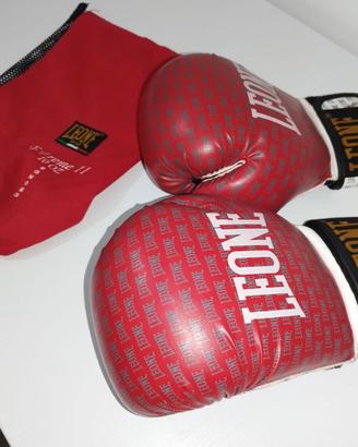 Guantoni da kickboxing e boxe marca Leone modello