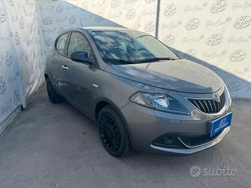 Lancia Ypsilon 1.0 FireFly 70cv S&S Hybrid Silver 