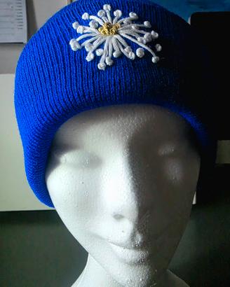 Berretto Blu Elettrico con Ricamo Artigianale 3D