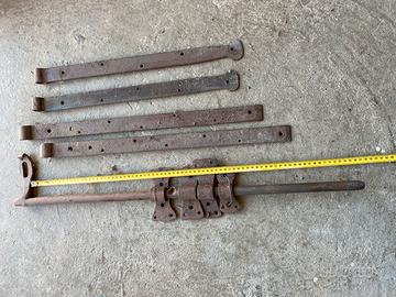 Ferramenta antico portone