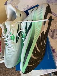 Brooks Gost 18