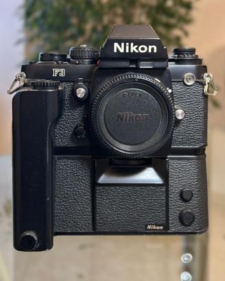NIKON F3  con motore MD4  con 35-135 zoom