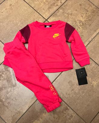 Tuta completa rosa bimba Nike