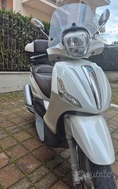 Beverly 300 anno 2011