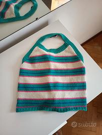 Top allacciato al collo schiena scoperta crochet