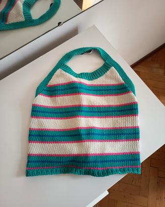 Top allacciato al collo schiena scoperta crochet