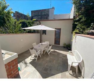 Marina di Carrara Piazza Menconi con corte privata