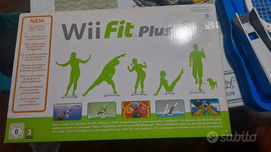 Nintendo Wii Fit Plus + Balance Board