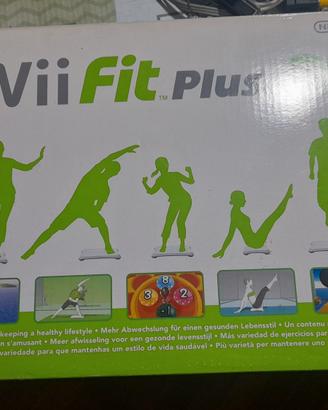 Nintendo Wii Fit Plus + Balance Board